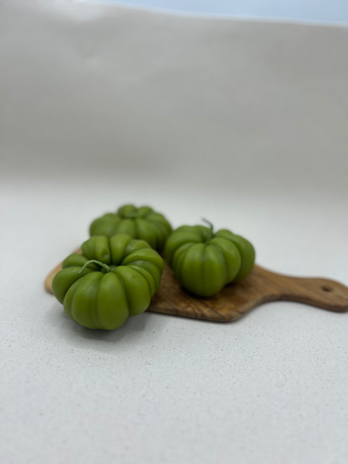 GREEN HEIRLOOM TOMATO BEESWAX CANDLE