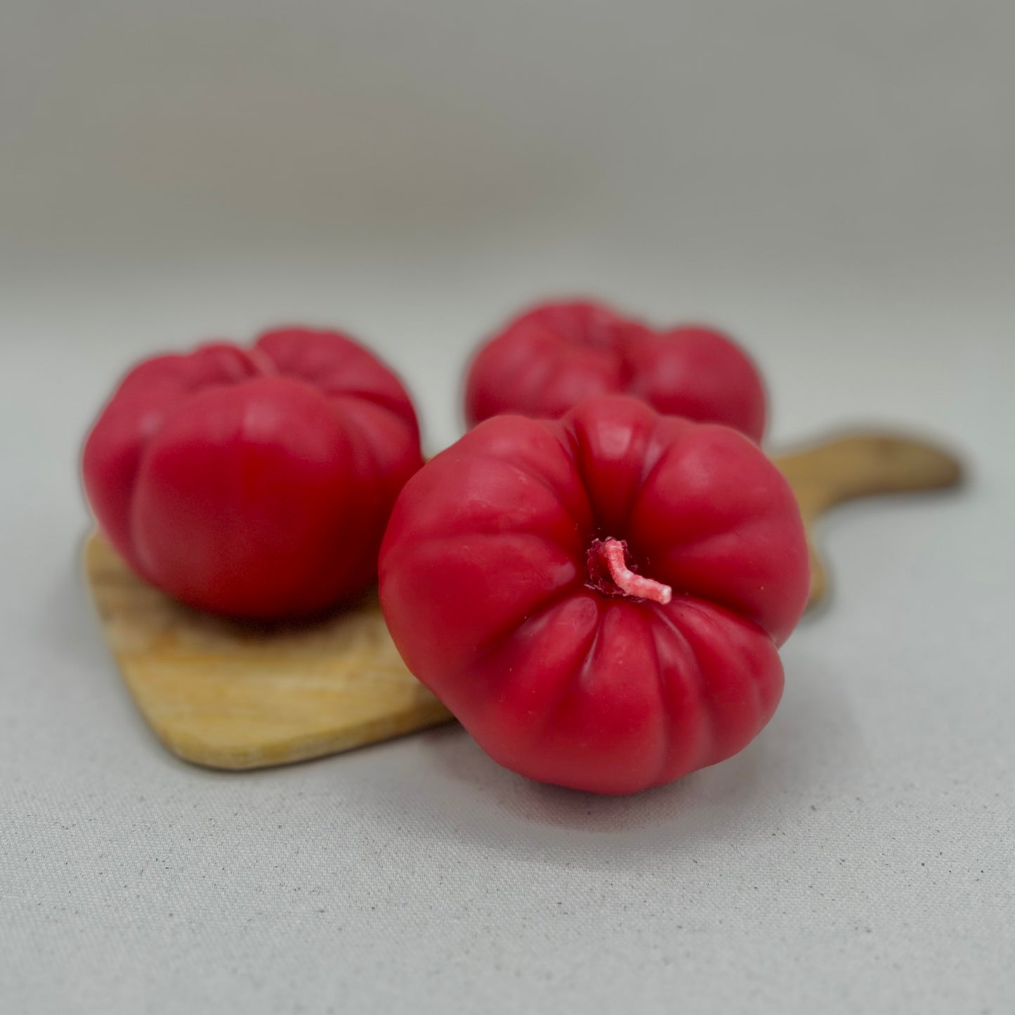 HEIRLOOM TOMATO BEESWAX CANDLE